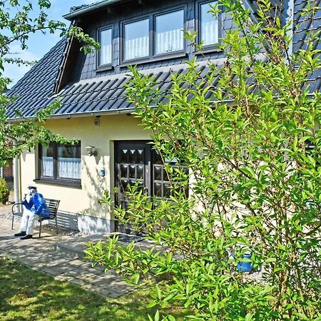 Schoenes Ferienhaus Mit Kamin Und Sauna Im Ostseebad Sellin 外观 照片