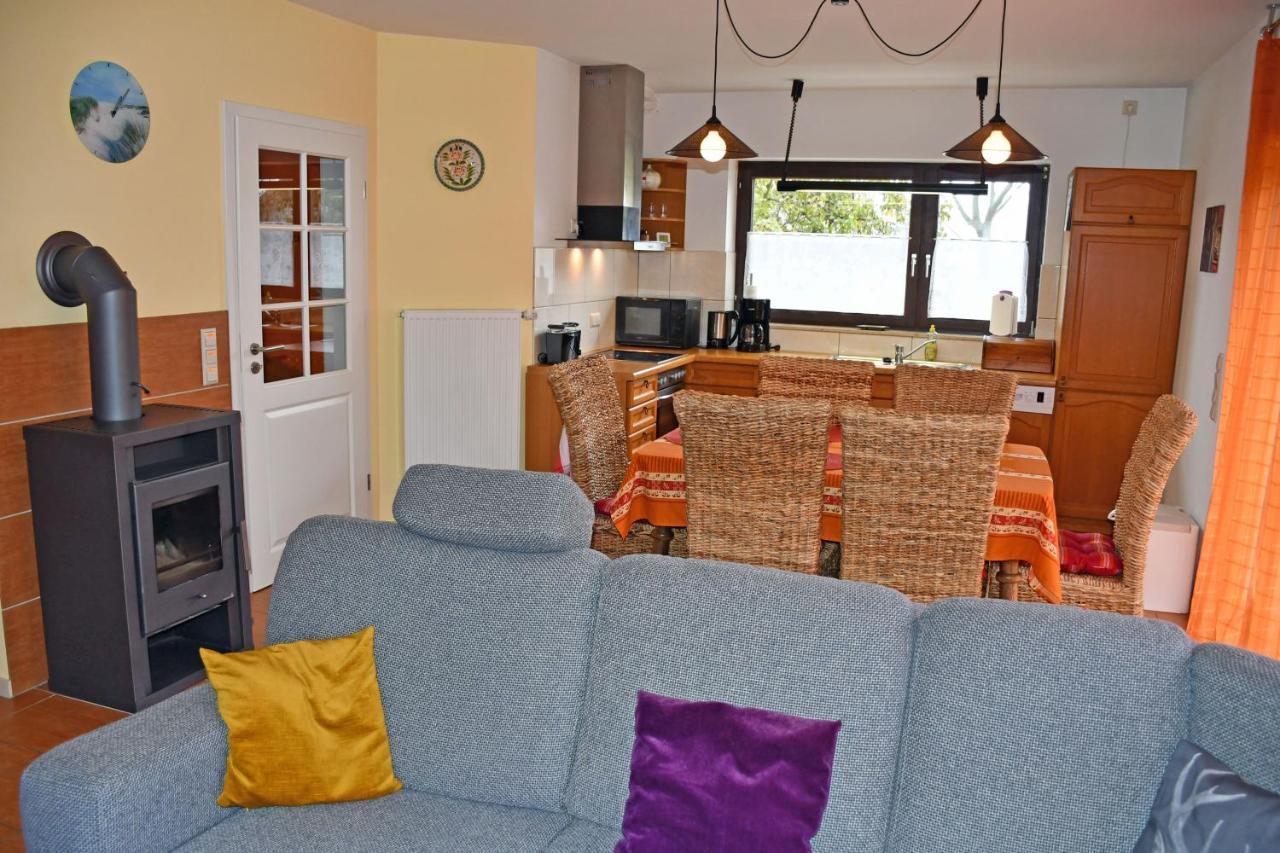 Schoenes Ferienhaus Mit Kamin Und Sauna Im Ostseebad Sellin 外观 照片